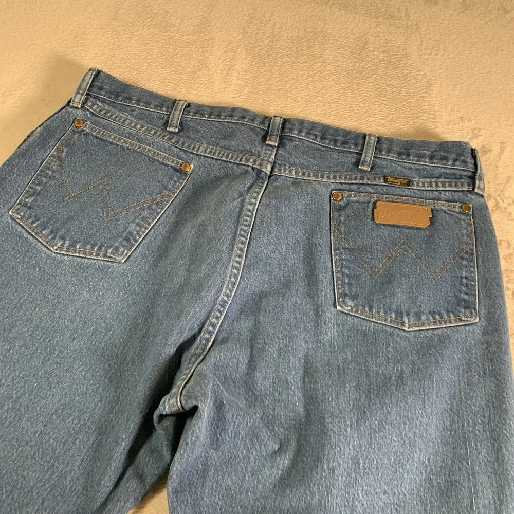 Vintage Wrangler 13MWZ Jeans Mens 42x32(40x28) Medium Wash Straight Made USA 90s